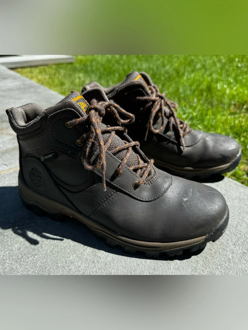 Timberland Kids' Mt. Maddsen Mid Waterproof Hiking Boots size 5.5 Boys